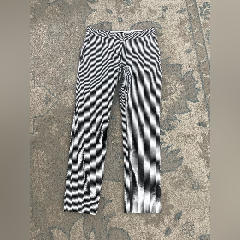 Straight leg pinstripes Seersucker trousers. Size 4T